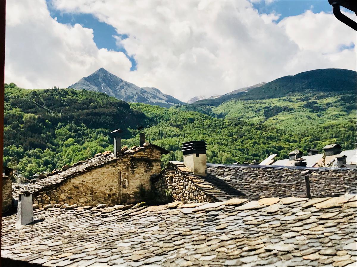 Bpirineos-Las Plazas Бенаск Екстериор снимка